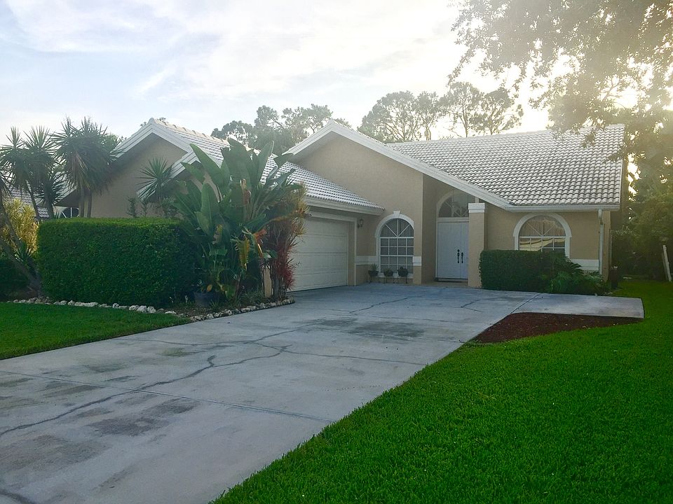 1st image of 812 Belville Blvd