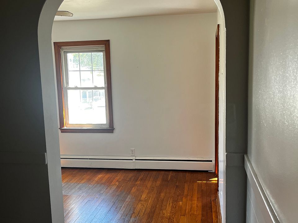 1st image of 15 Liberty St #2