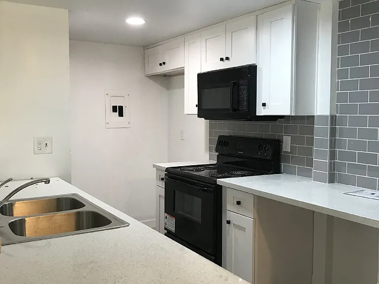 735 Halyard St — Photo 10