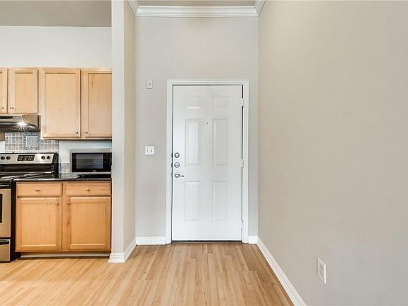 3rd image of 2305 Worthington St APT 120