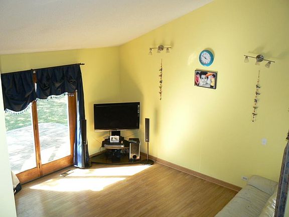 2nd image of 2S506 Dogwood Ct