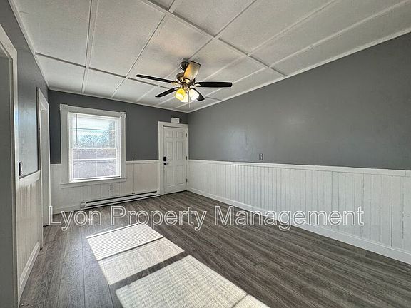 5th image of 106-108 Winsor St Unit 3