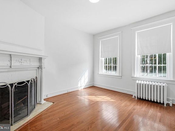 5th image of 1839 Lamont St NW