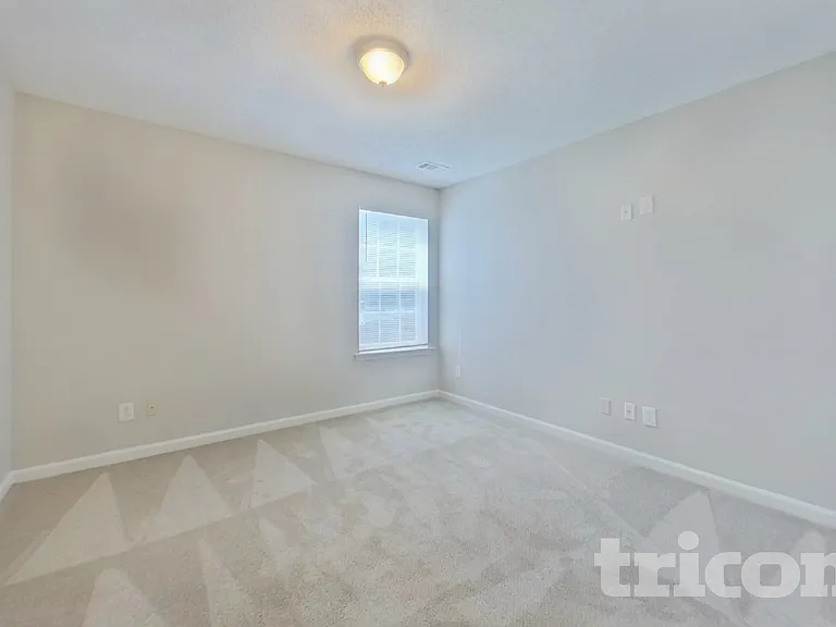 693 Grandview Cir — Photo 15