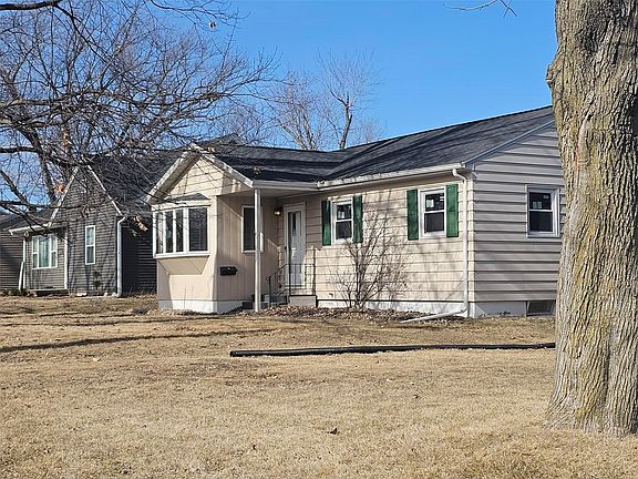 2nd image of 109 E Willman St