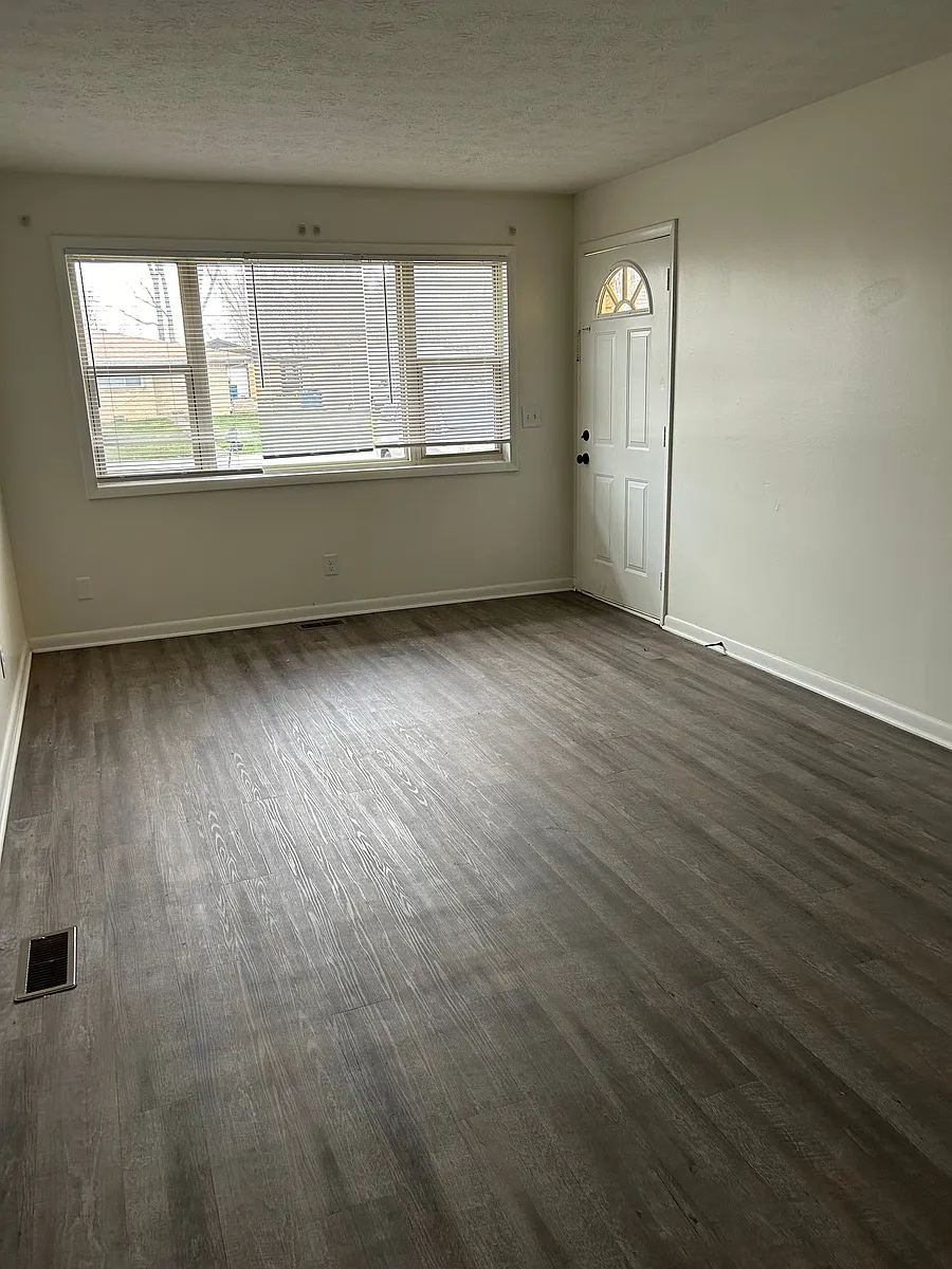 Building Photo - 7015 N Manor Dr #7015