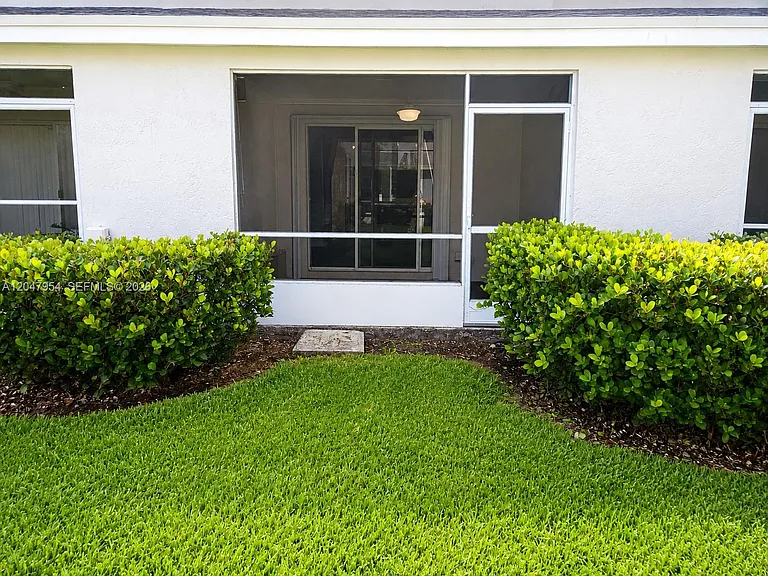 3 Whitehead Cir #3 — Photo 32