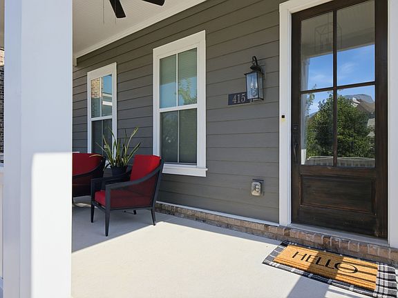 5th image of 415 Dewar Dr