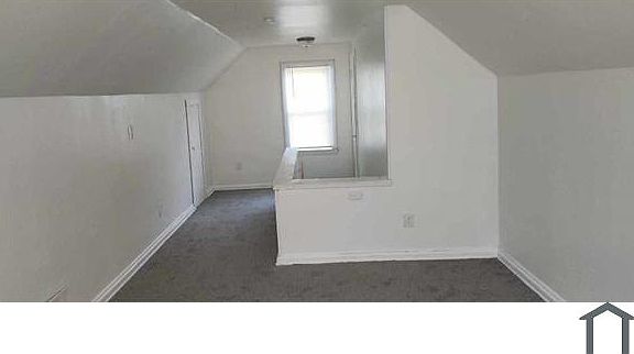 3rd image of 10440 Curtis St