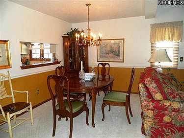 5th image of 900-8 Hampton Cir