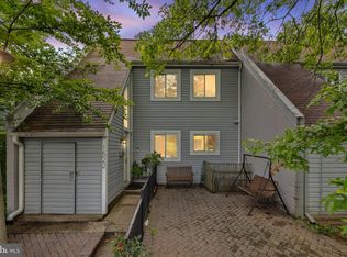 1522 Goldenrain Ct, Reston, VA 20190