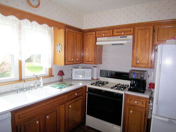 2nd image of 8123 Deerpath Dr