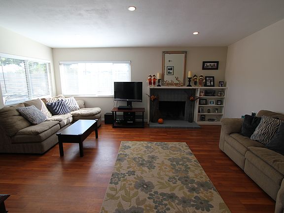 2nd image of 814 Ethel Pl