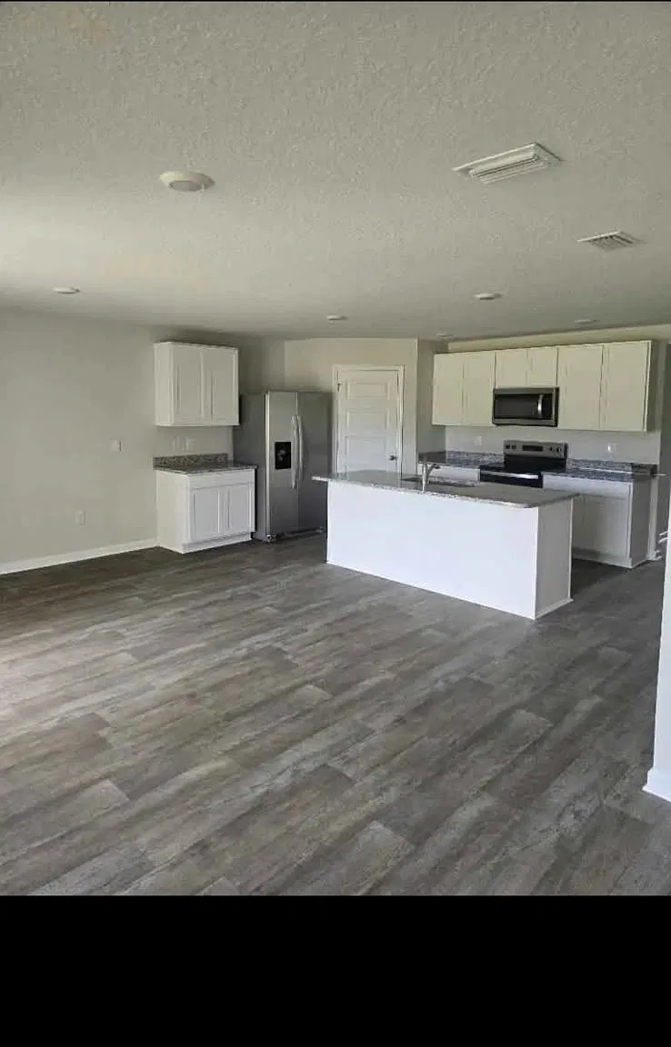 4 bed, 2.0 bath, 1806 sqft, $2,150 — Photo 3