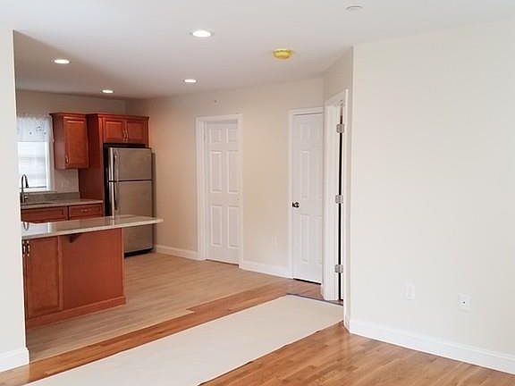 5th image of 247 Washington St #3