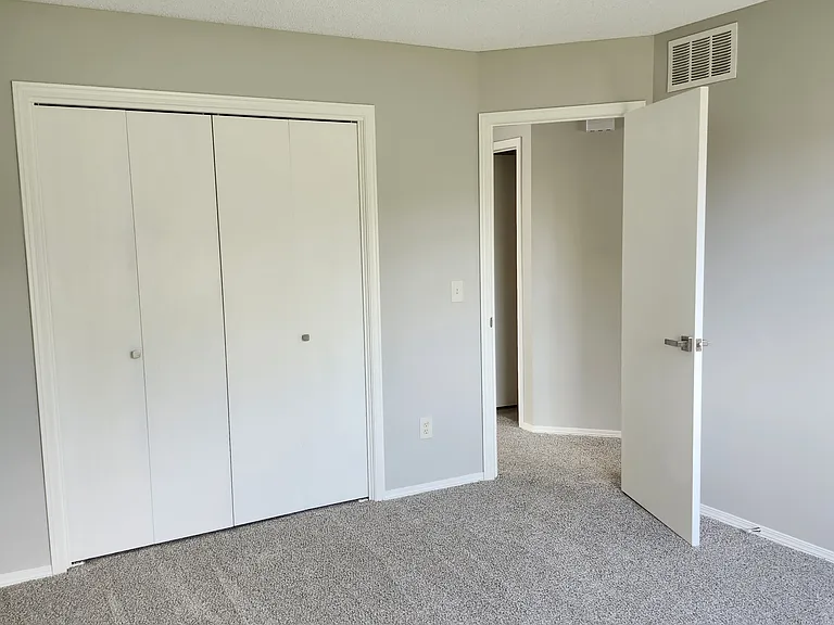 3360 N Governeour Cir — Photo 8