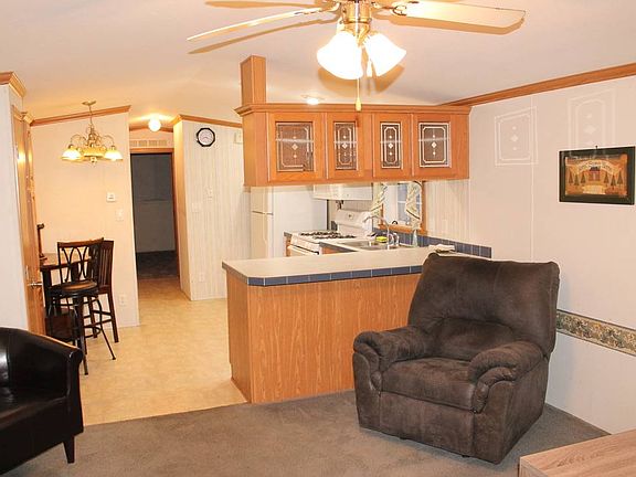 3rd image of 40 S Mountainview Dr