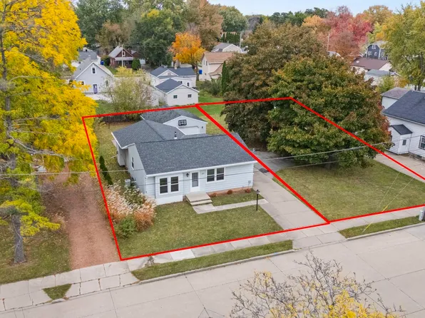 1000 W Kamps Ave, Appleton, WI 54914