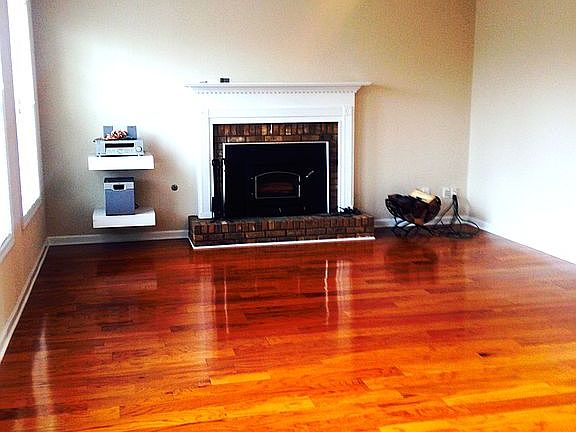 4th image of 534 Persimmon Dr
