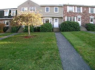 9 Foxtail Ln APT 7, Goffstown, NH 03045