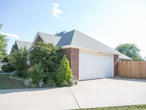 2 Car Garage/ New Fence