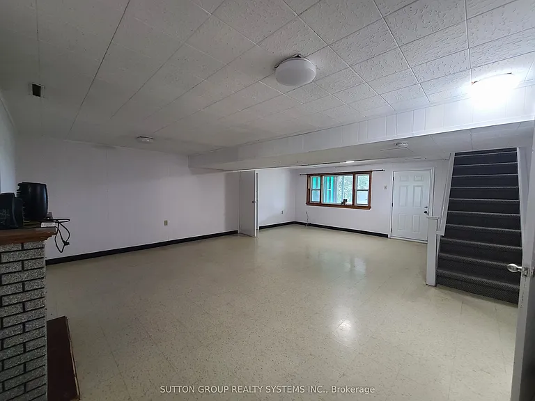 998 King Rd — Photo 19