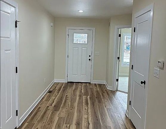 3rd image of 1923 Summerfield Ln