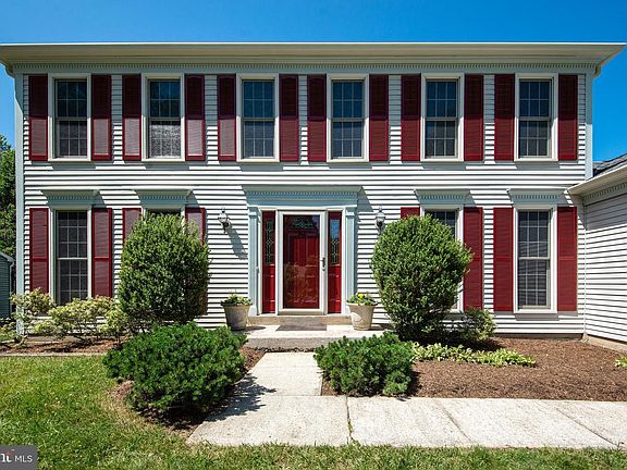 4th image of 10305 Balsamwood Ct