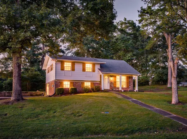 5601 Crestview Dr, Adamsville, AL 35005