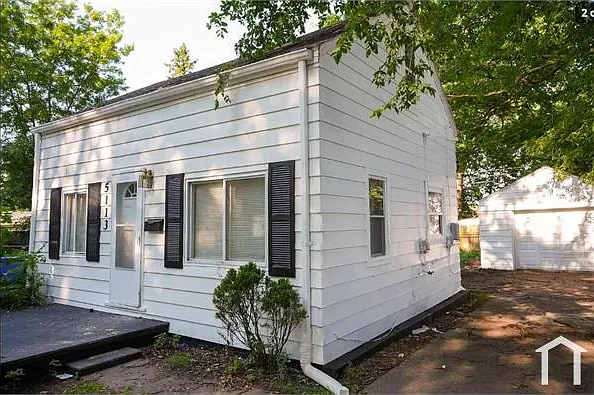 3 bed, 1200 sqft, $1,300 — Photo 3