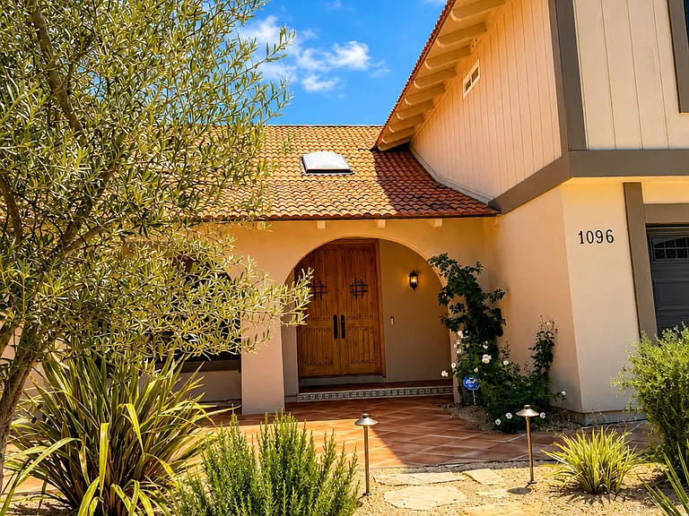 1096 Tulare Dr — Photo 27