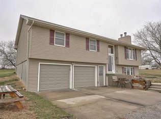 16114 Hidden Valley Rd, Rayville, MO 64084