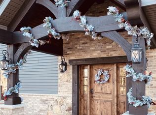 100 Main St #3, Congerville, IL 61729