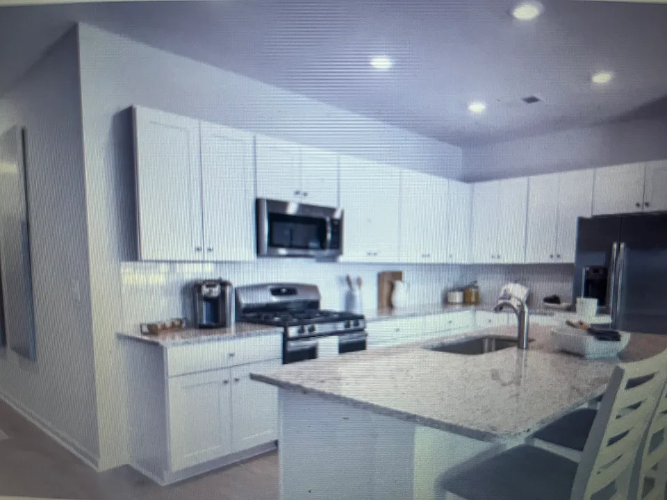 1030 Harbor Dr