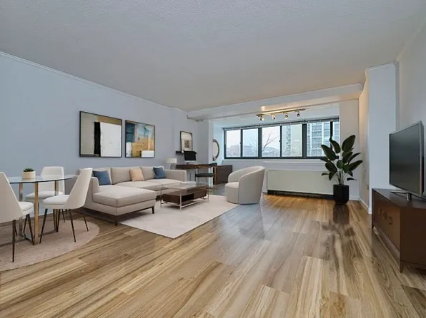 2 Hawthorne Pl APT 6G, Boston, MA 02114