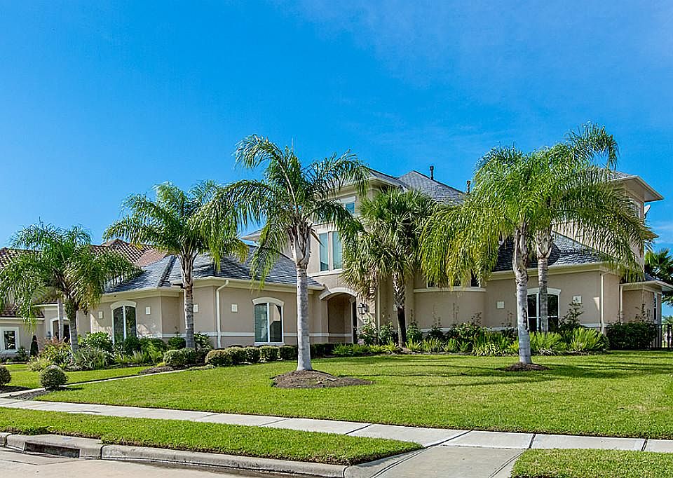 1st image of 3001 S Island Dr
