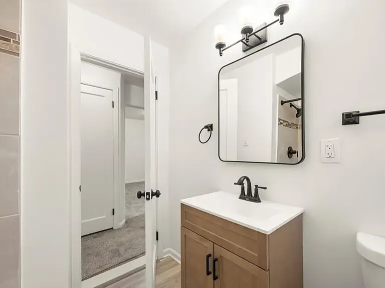 8871 Sussex St — Photo 16