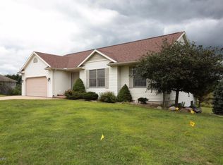 53424 W Ridgeview Cir, Paw Paw, MI 49079