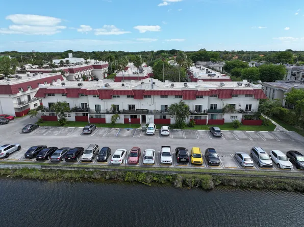 6707 N Kendall Dr APT 116, Pinecrest, FL 33156