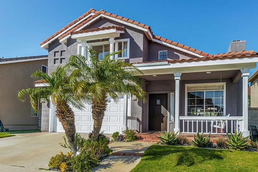 1st image of 8 Sequoia Dr