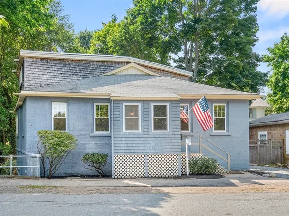 44 Norwood Ave, Manchester, MA 01944