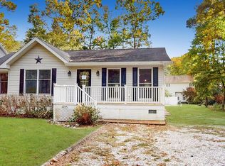 2244 Mayflower Dr, Greenbackville, VA 23356