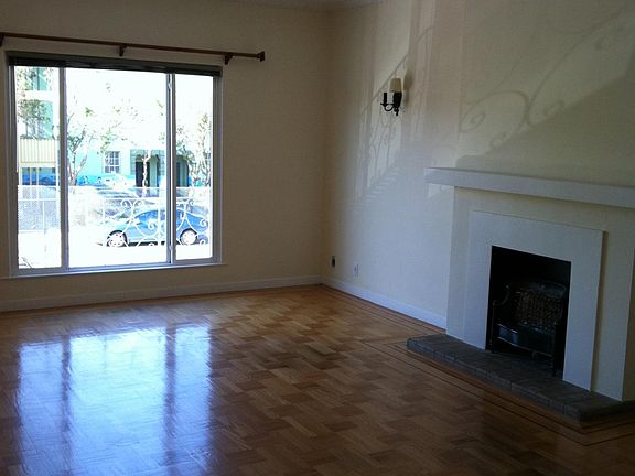 3rd image of 451-455 Texas St