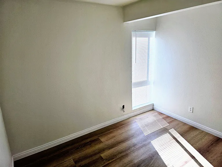 12511 Sunswept Ave #4 — Photo 11