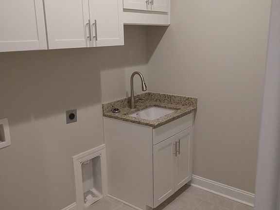 5th image of 1008 Mount Whitney Dr