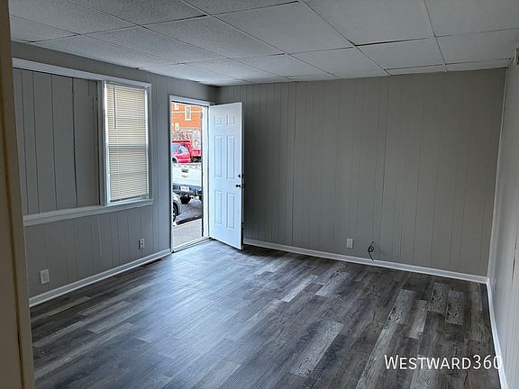 3rd image of 5001 Magoun Ave APT 1F