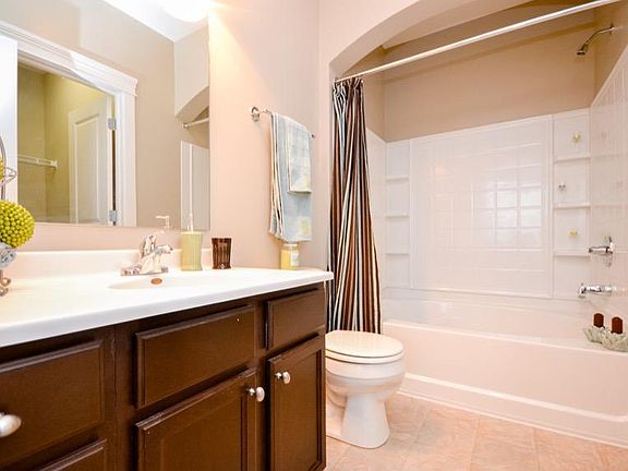 4th image of 13110 Baden Dr #13313