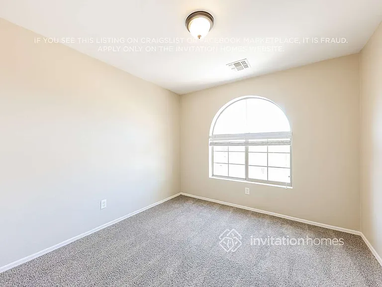 13029 W Lisbon Ln — Photo 12