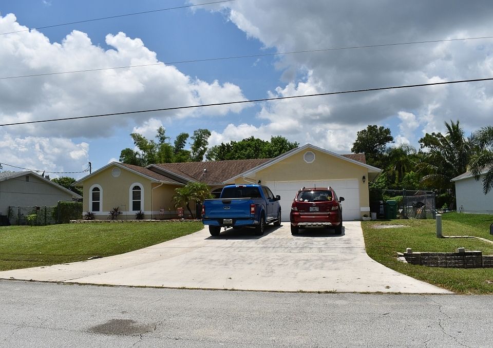 1st image of 952 SE Damask Ave