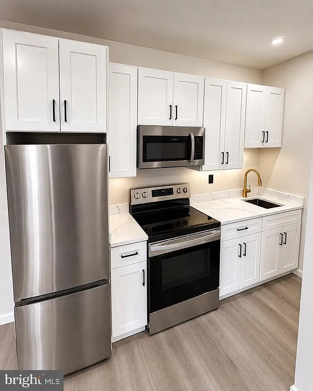 1 bed, 1.0 bath, 402 sqft, $1,650 — Photo 1